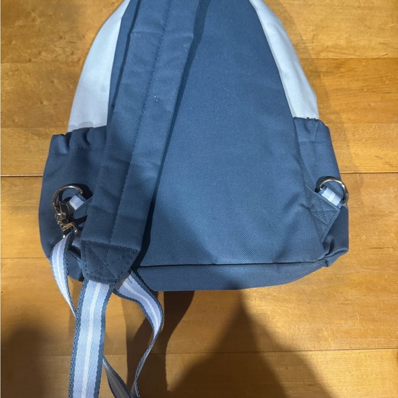 Thirty one cross body bag - Picture 2 of 2